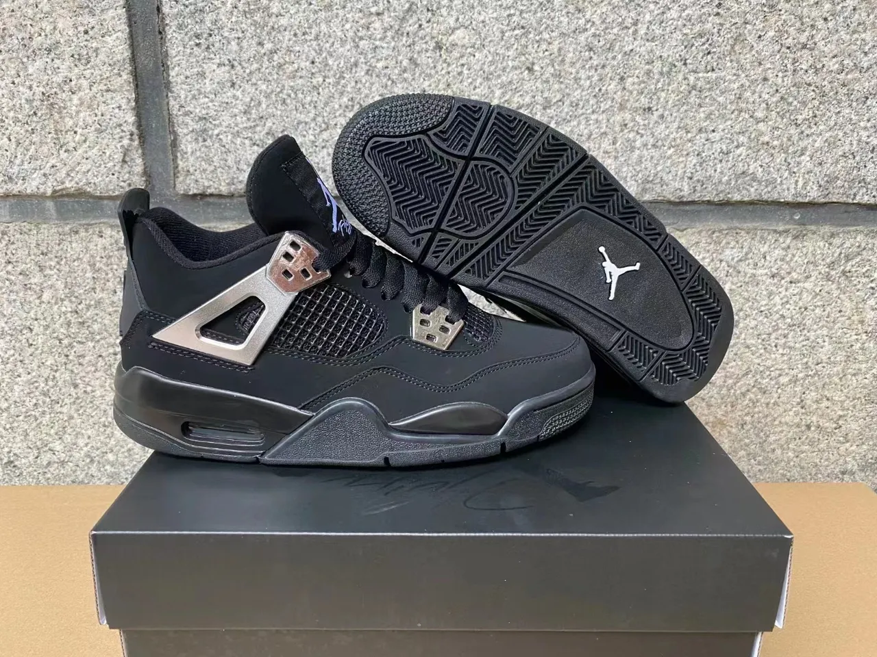 حذاء كرة السلة Air Jordan 4 باللونين الأسود والأخضر النيون 6