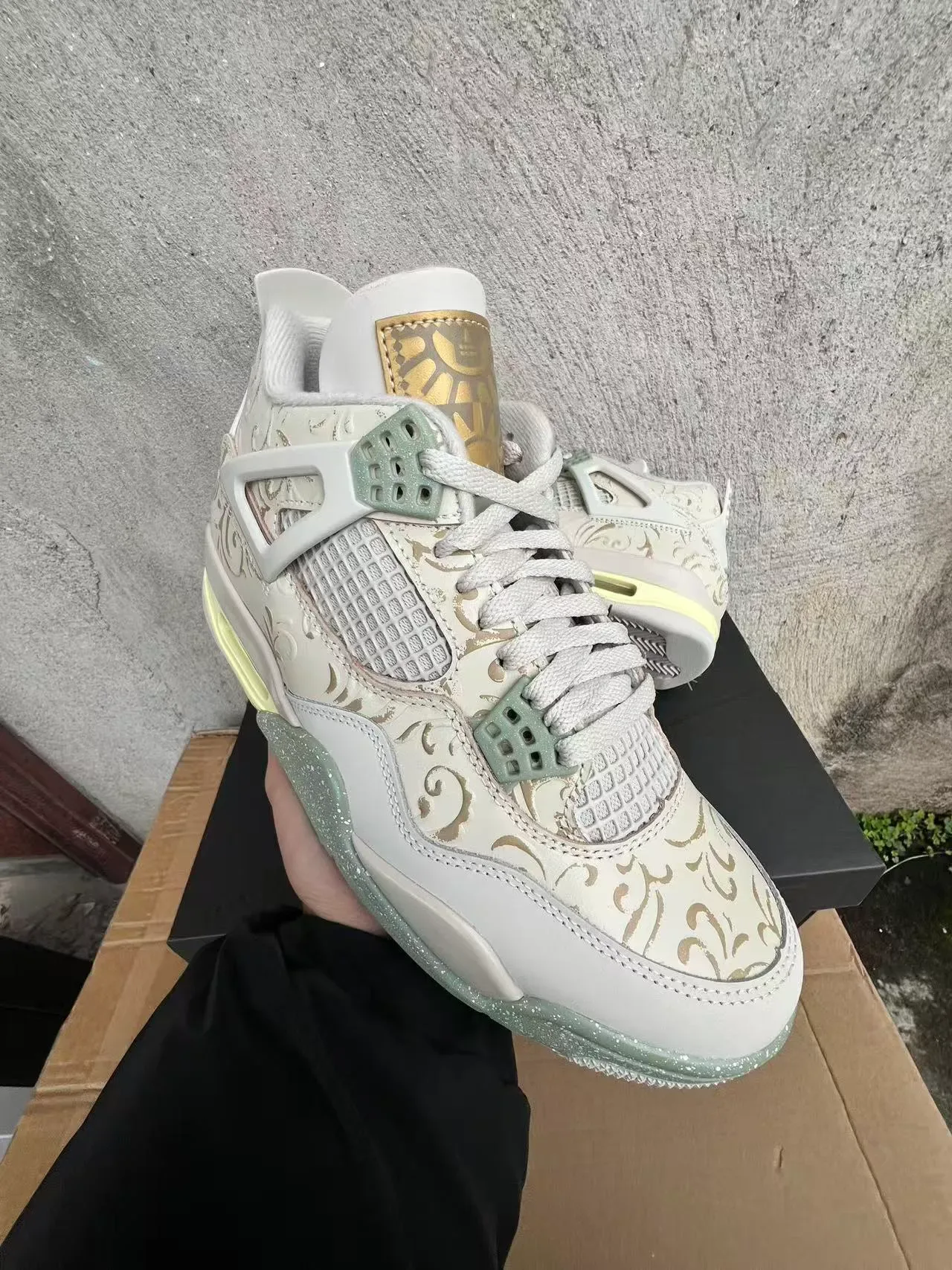 Air Jordan 4 طباعة زهورية Off-White Sage Green أحذية كرة السلة 2