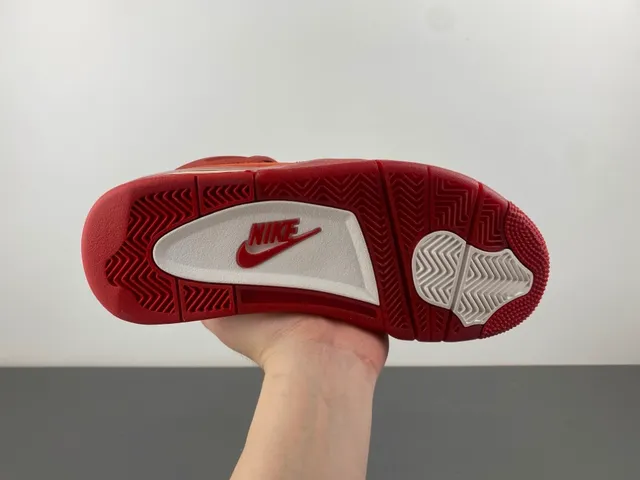 Tênis de basquete de cano alto Air Jordan 4 em camurça vermelha 9