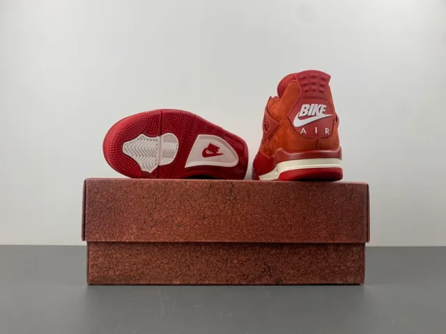 Tênis de basquete de cano alto Air Jordan 4 em camurça vermelha 16