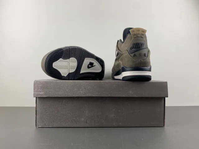 Tênis de basquete Air Jordan 4 em camurça taupe 14