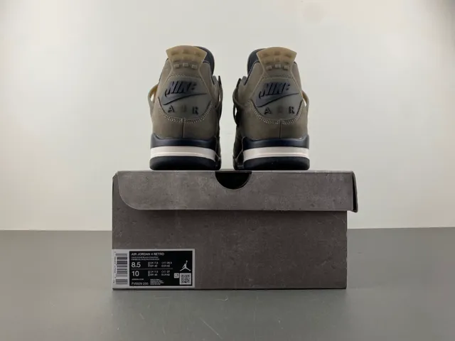 Tênis de basquete Air Jordan 4 em camurça taupe 15