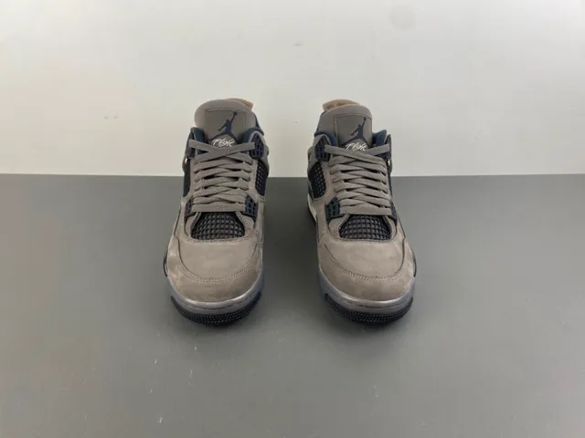 حذاء كرة السلة Air Jordan 4 من الشمواه بلون رمادي داكن 11