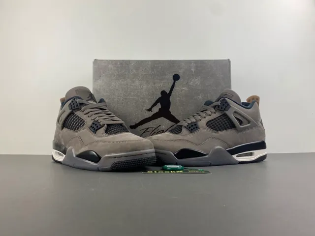 حذاء كرة السلة Air Jordan 4 من الشمواه بلون رمادي داكن 13