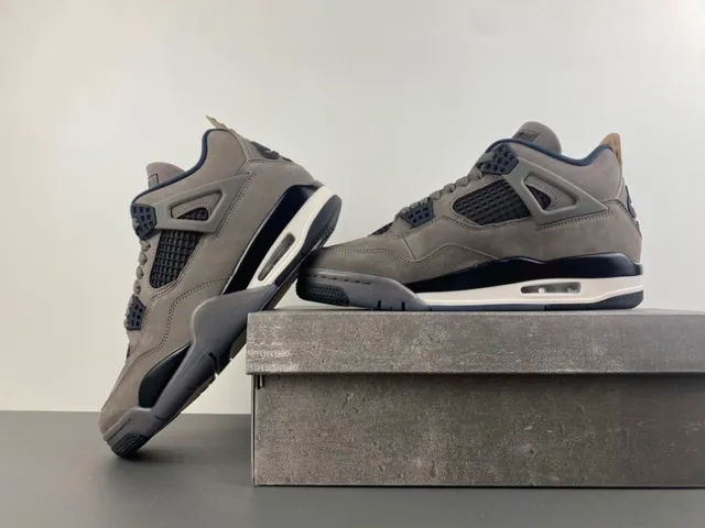 حذاء كرة السلة Air Jordan 4 من الشمواه بلون رمادي داكن 14