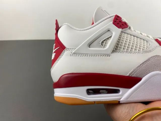 Tênis de basquete Air Jordan 4 branco vermelho goma 3