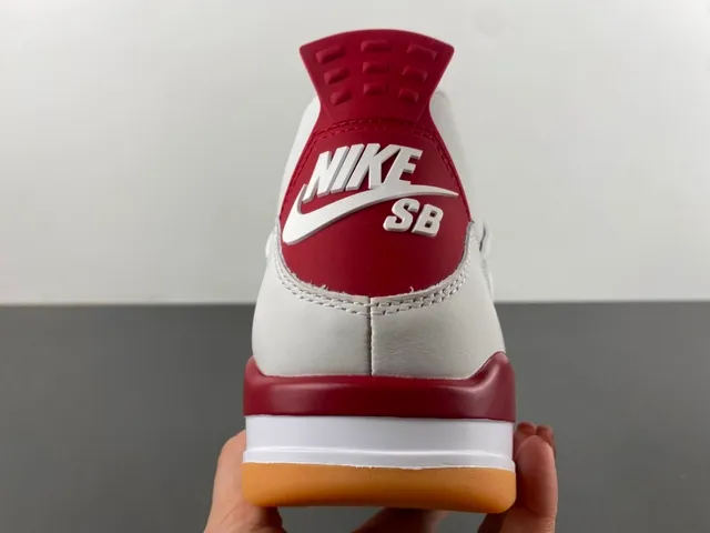 Tênis de basquete Air Jordan 4 branco vermelho goma 4