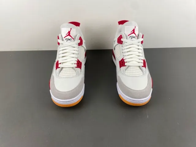 Tênis de basquete Air Jordan 4 branco vermelho goma 10