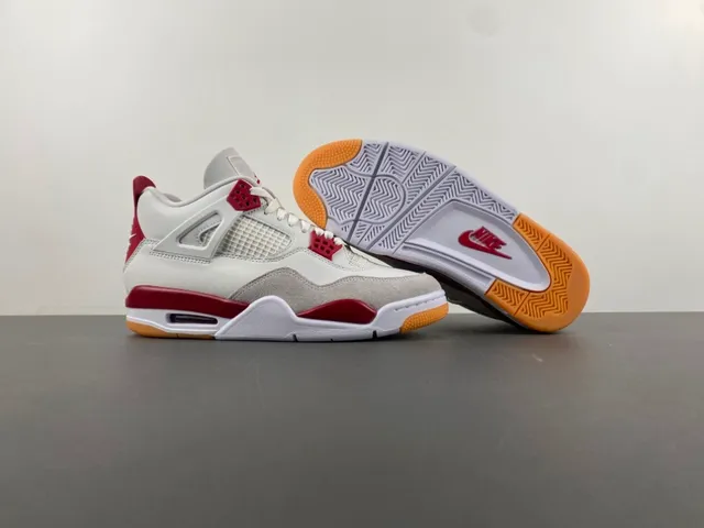 Tênis de basquete Air Jordan 4 branco vermelho goma 11