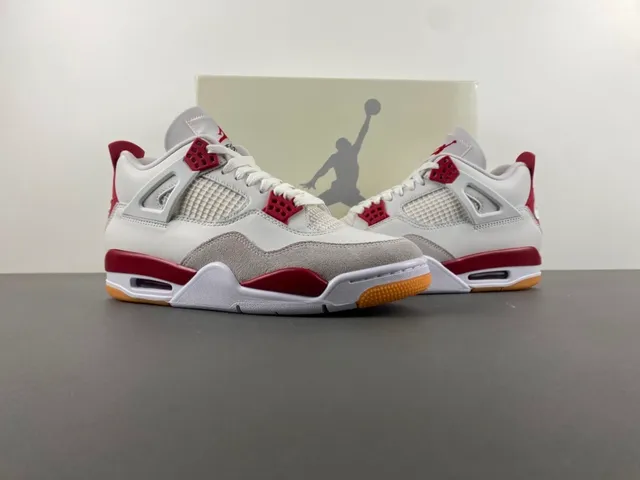 Tênis de basquete Air Jordan 4 branco vermelho goma 12