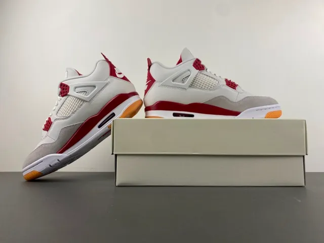 Tênis de basquete Air Jordan 4 branco vermelho goma 13