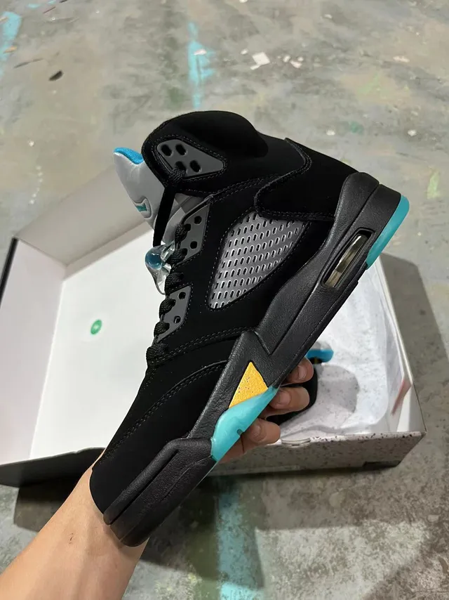 Chaussures de basketball Air Jordan 5 noir jaune turquoise 4
