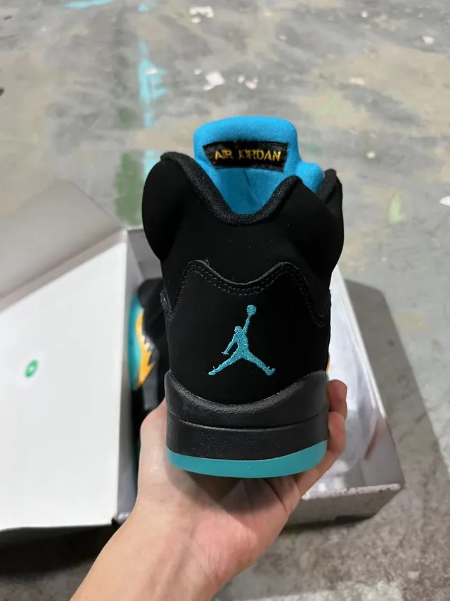 Chaussures de basketball Air Jordan 5 noir jaune turquoise 6