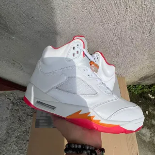 Tênis de basquete Air Jordan 5 branco vermelho laranja chama