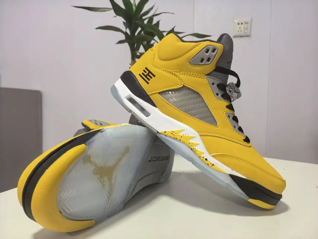 Air Jordan 5 Zapatillas de baloncesto amarillo negro blanco 2