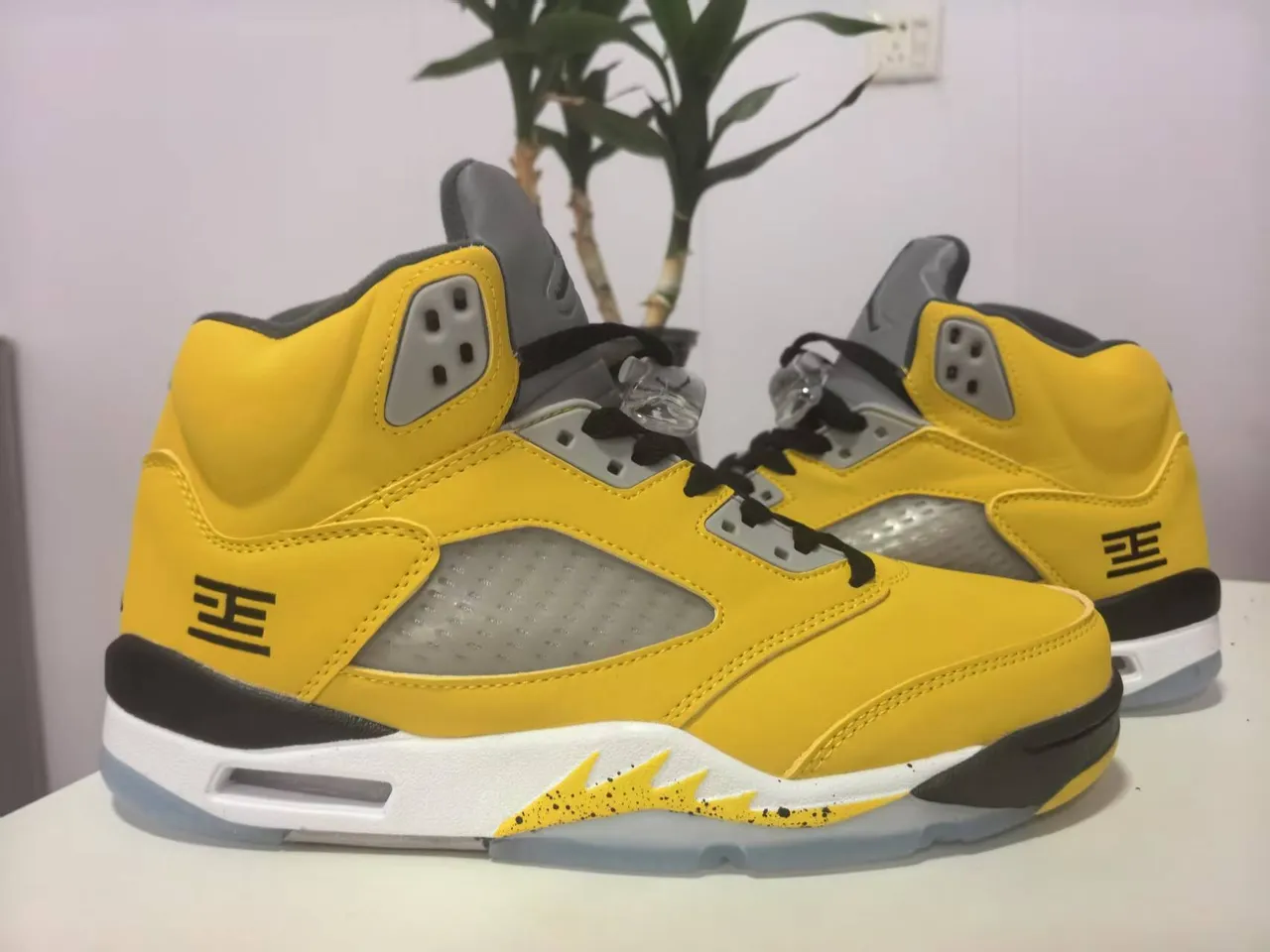 Air Jordan 5 Zapatillas de baloncesto amarillo negro blanco 3