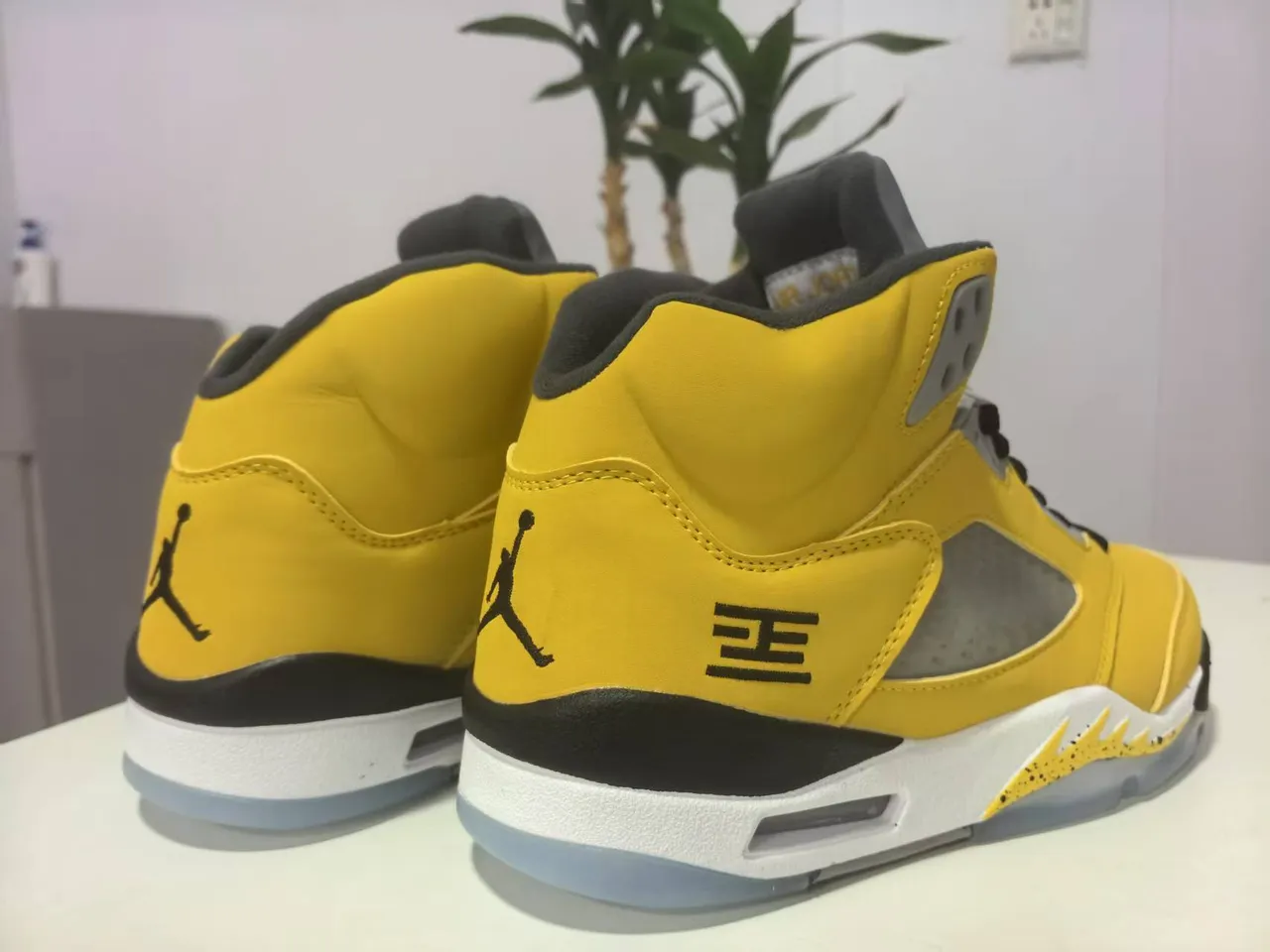 Air Jordan 5 Zapatillas de baloncesto amarillo negro blanco 5