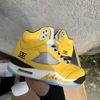 Air Jordan 5 黄黑白篮球鞋