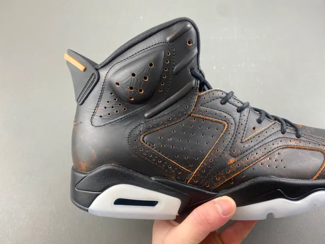 حذاء كرة السلة Air Jordan 6 بتأثير معتق ولون أسود وبني وباتينا 3