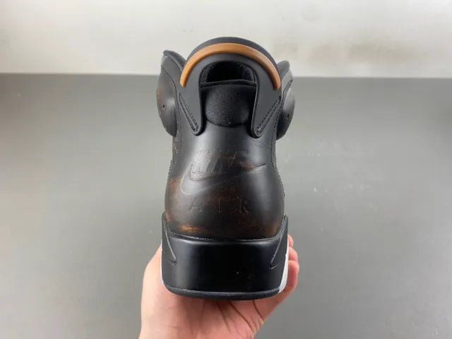 حذاء كرة السلة Air Jordan 6 بتأثير معتق ولون أسود وبني وباتينا 4