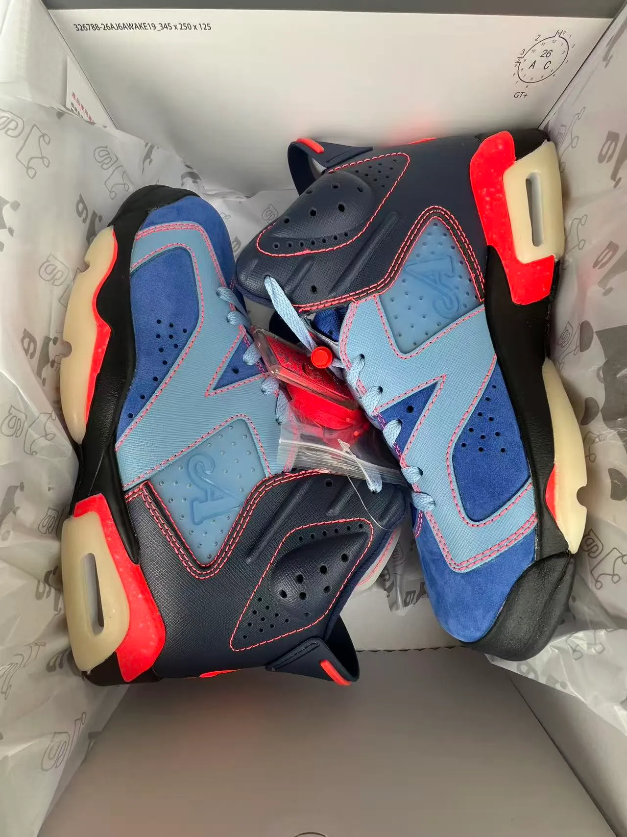 Air Jordan 6 حذاء كرة السلة كحلي وأزرق فاتح وأحمر 9