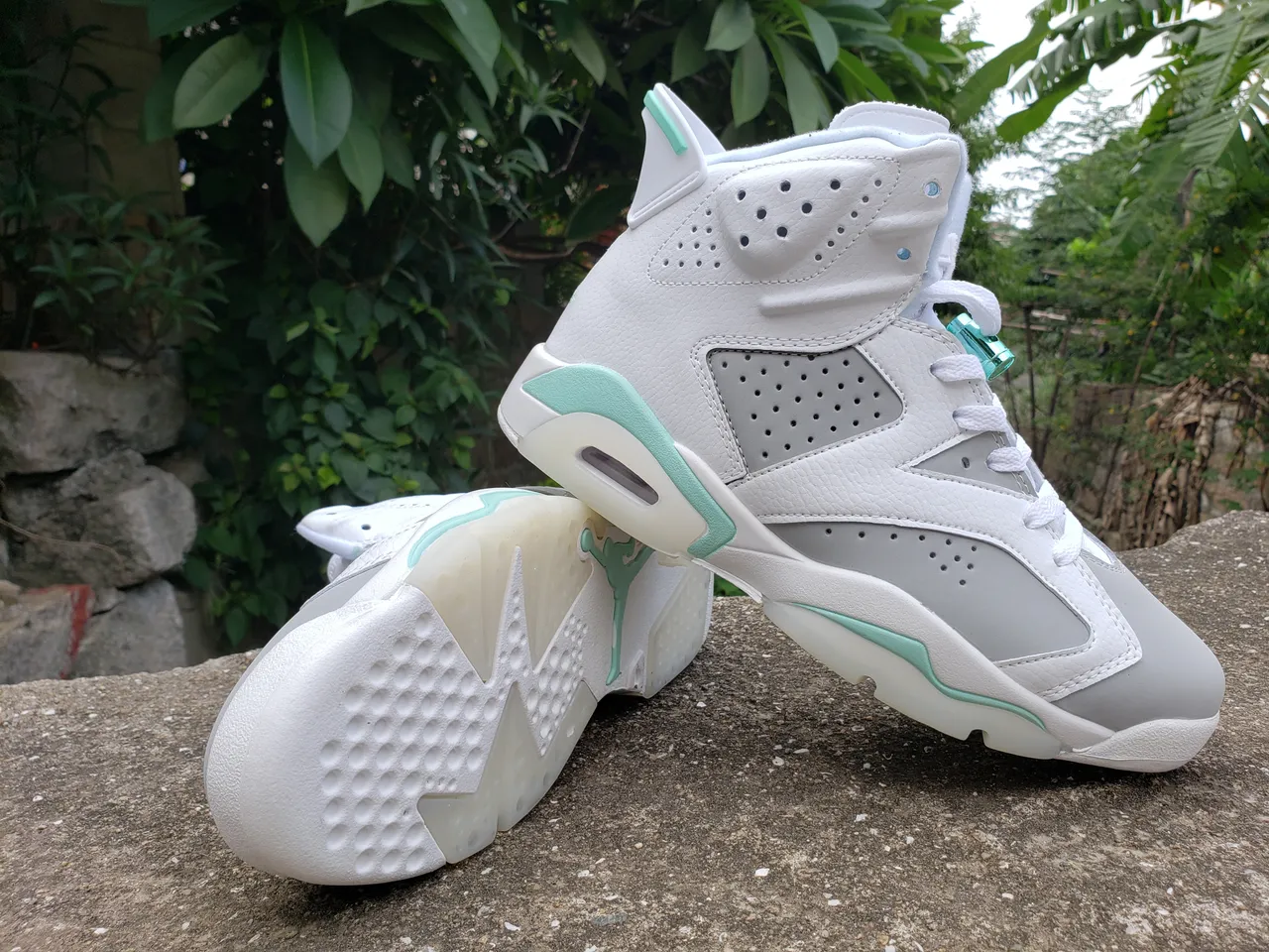Tênis de basquete Air Jordan 6 branco cinza verde-menta 4