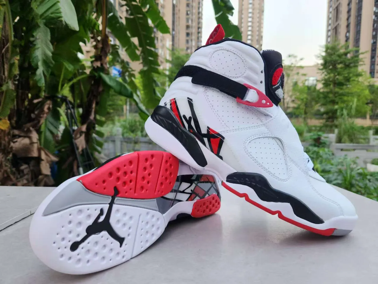 Chaussures de basketball Air Jordan 8 blanc noir rouge 6