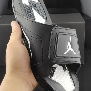 Air Jordan 黑白配色合成鞋面 Jumpman Logo 拖鞋