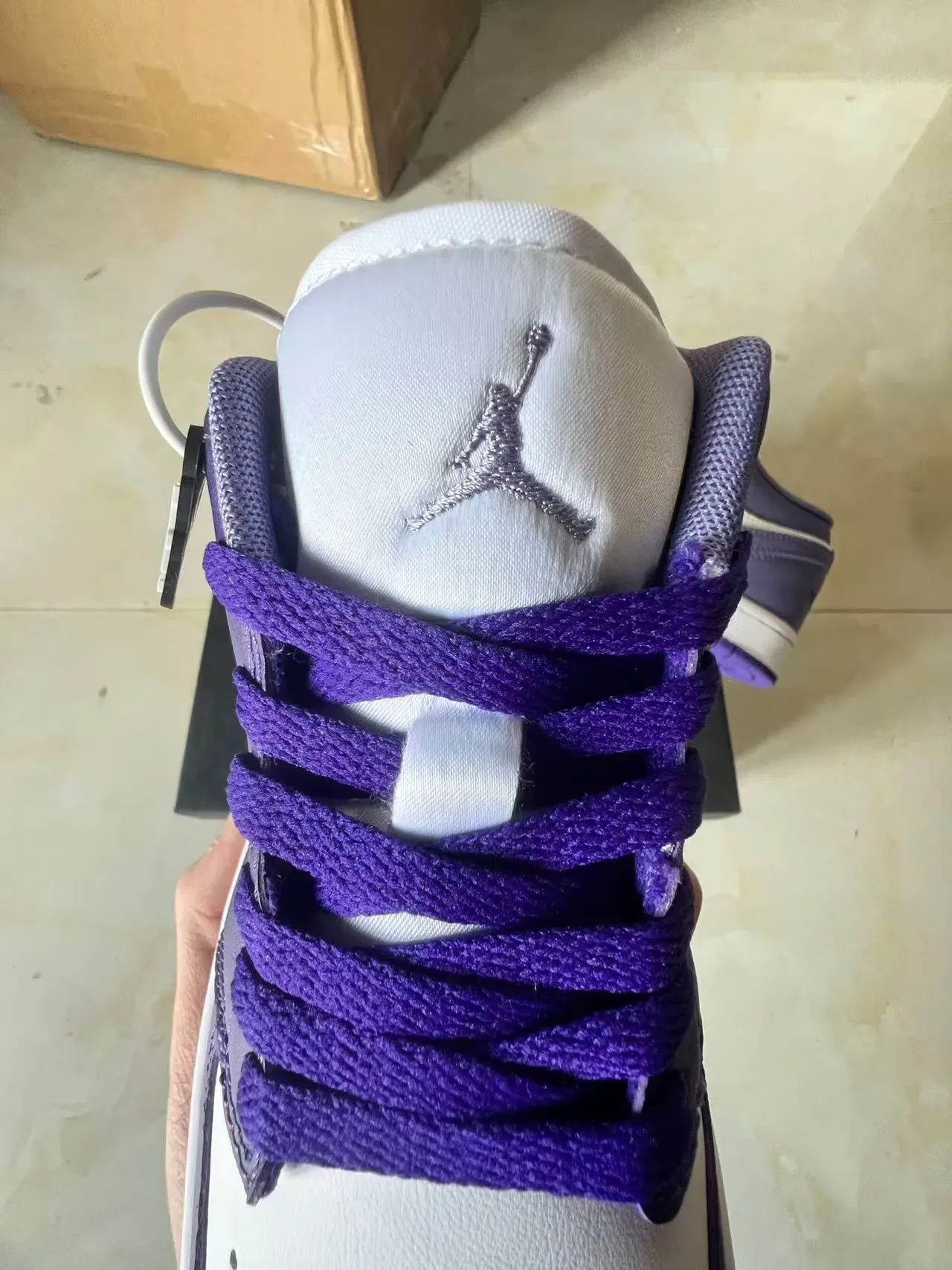 Air Jordan Chaussures de Basket Low-Top Cuir Violet Blanc 4