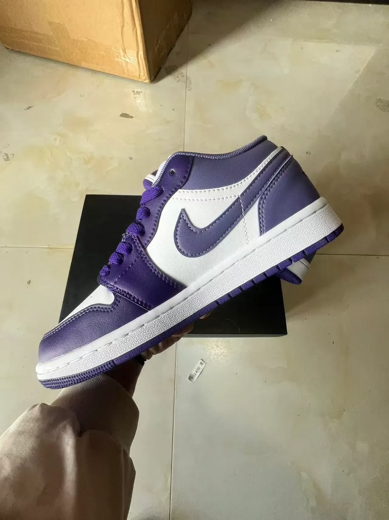 Air Jordan Chaussures de Basket Low-Top Cuir Violet Blanc 5
