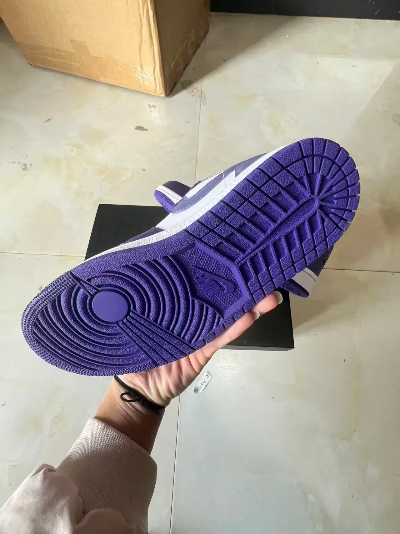 Air Jordan Chaussures de Basket Low-Top Cuir Violet Blanc 6