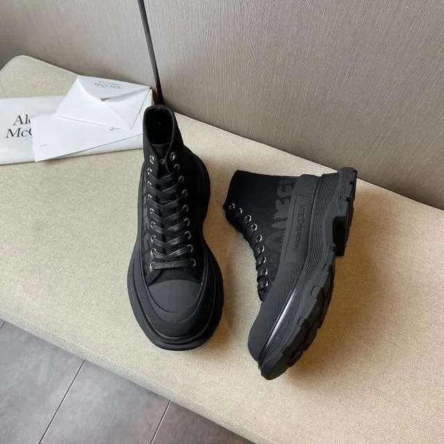 Alexander McQueen Botas Martin Preto de Cano Alto Plataforma 4
