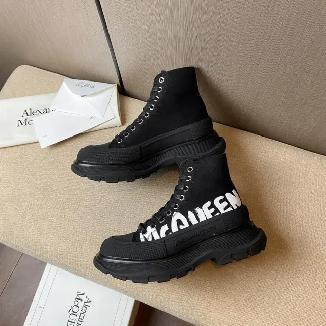Alexander McQueen Bottes de Cheville Noir Blanc Upper Knit Logo Lateral Bold 6