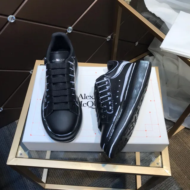 Alexander McQueen Oversized Sneaker Black White Sole Matte Leather Upper Lifestyle Sneakers 5