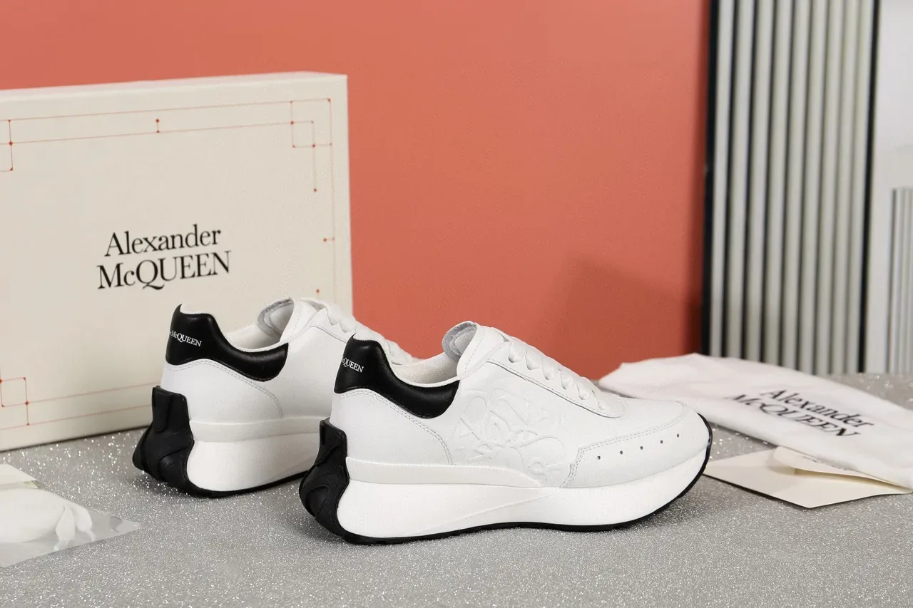 Alexander McQueen Oversized Sneaker White and Black Lifestyle Sneakers 5