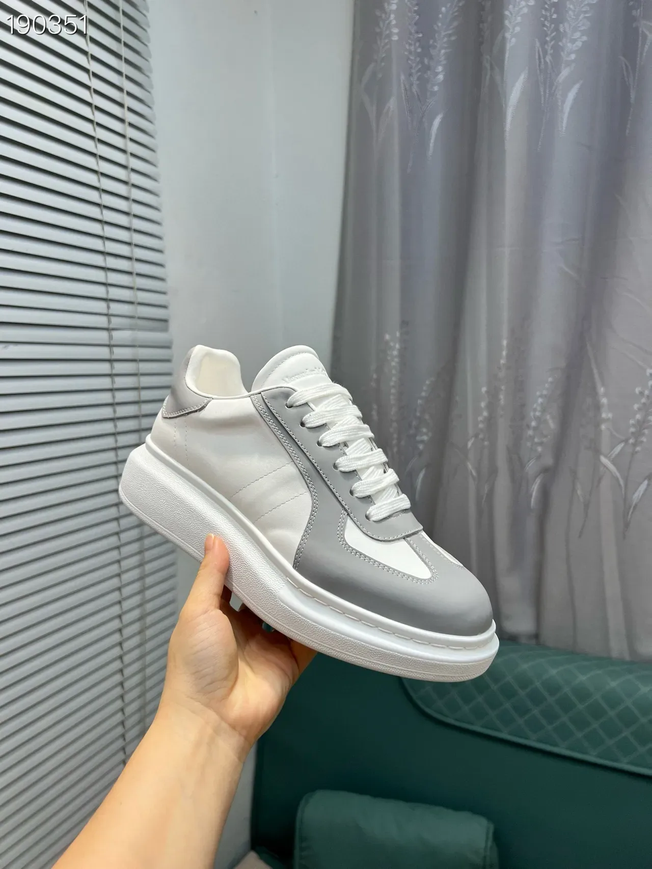 Alexander McQueen حذاء رياضي oversized أبيض و رمادي أسلوب الحياة حذاء رياضي 6