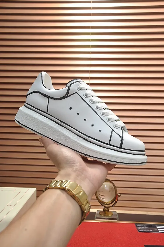 Alexander McQueen Oversized Sneaker White Black Leather Outline Stitching Lifestyle Sneakers 7