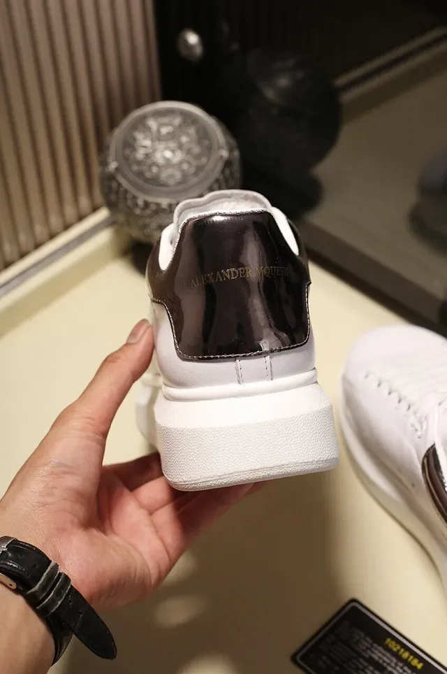 Alexander McQueen Oversized 白色金色皮革厚底休闲运动鞋 2