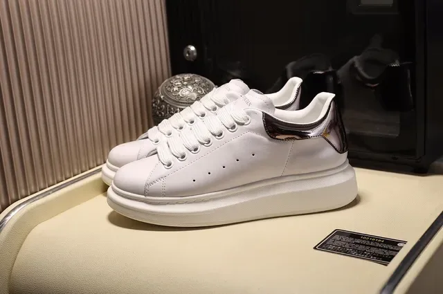 Alexander McQueen Oversized 白色金色皮革厚底休闲运动鞋 9