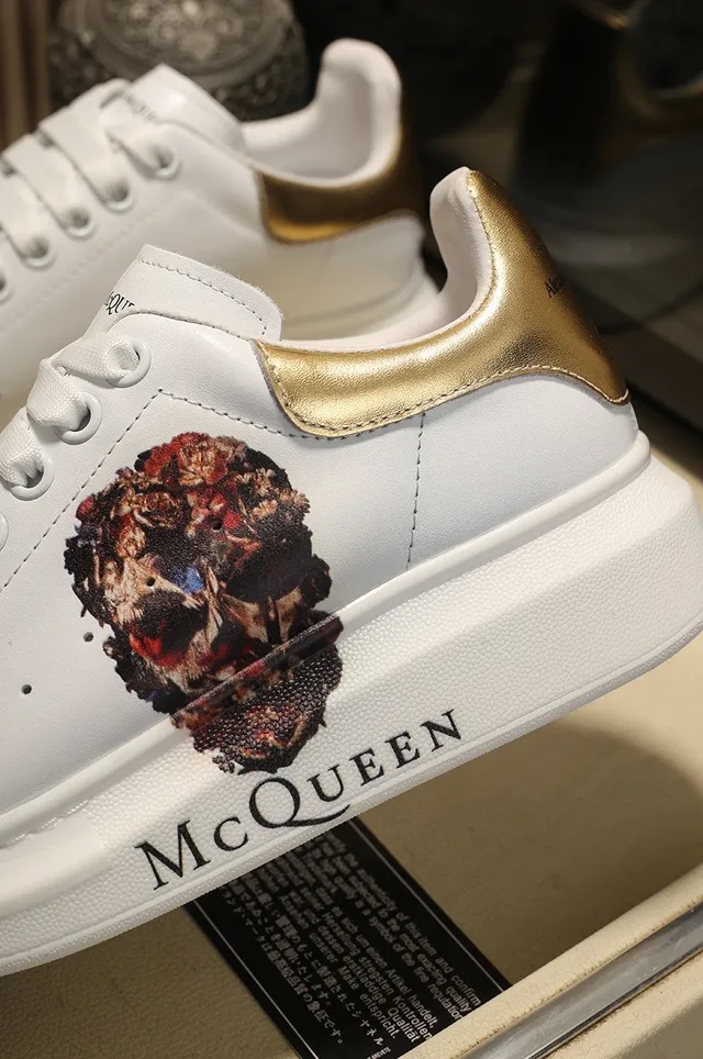 Alexander McQueen Oversized Sneaker White Gold Skull Lifestyle Sneakers 3