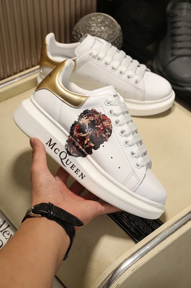 Alexander McQueen Oversized Sneaker White Gold Skull Lifestyle Sneakers 6