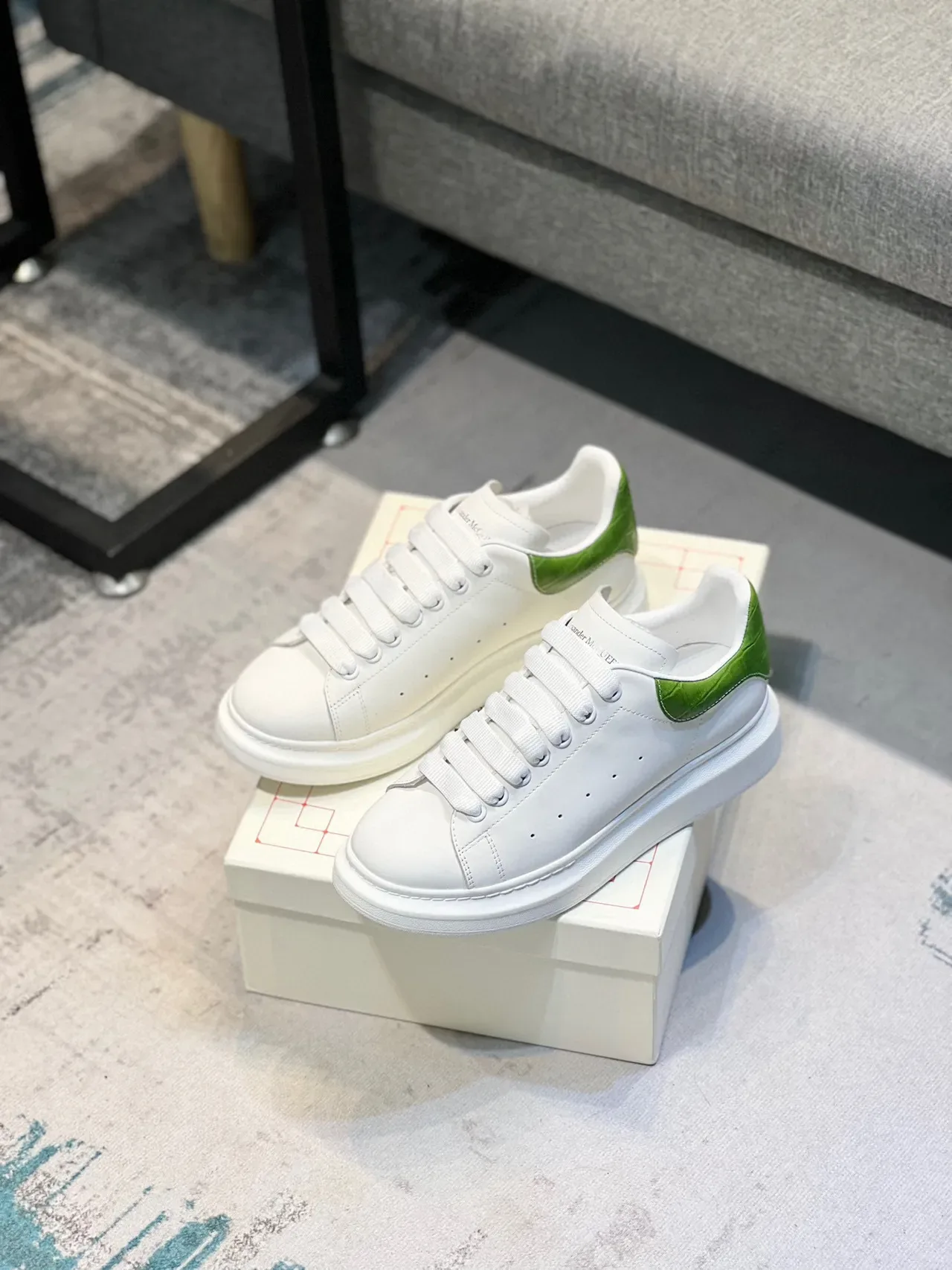 Alexander McQueen Oversized Sneaker White Green Platform Sole Smooth Leather Upper Lifestyle Sneakers 8