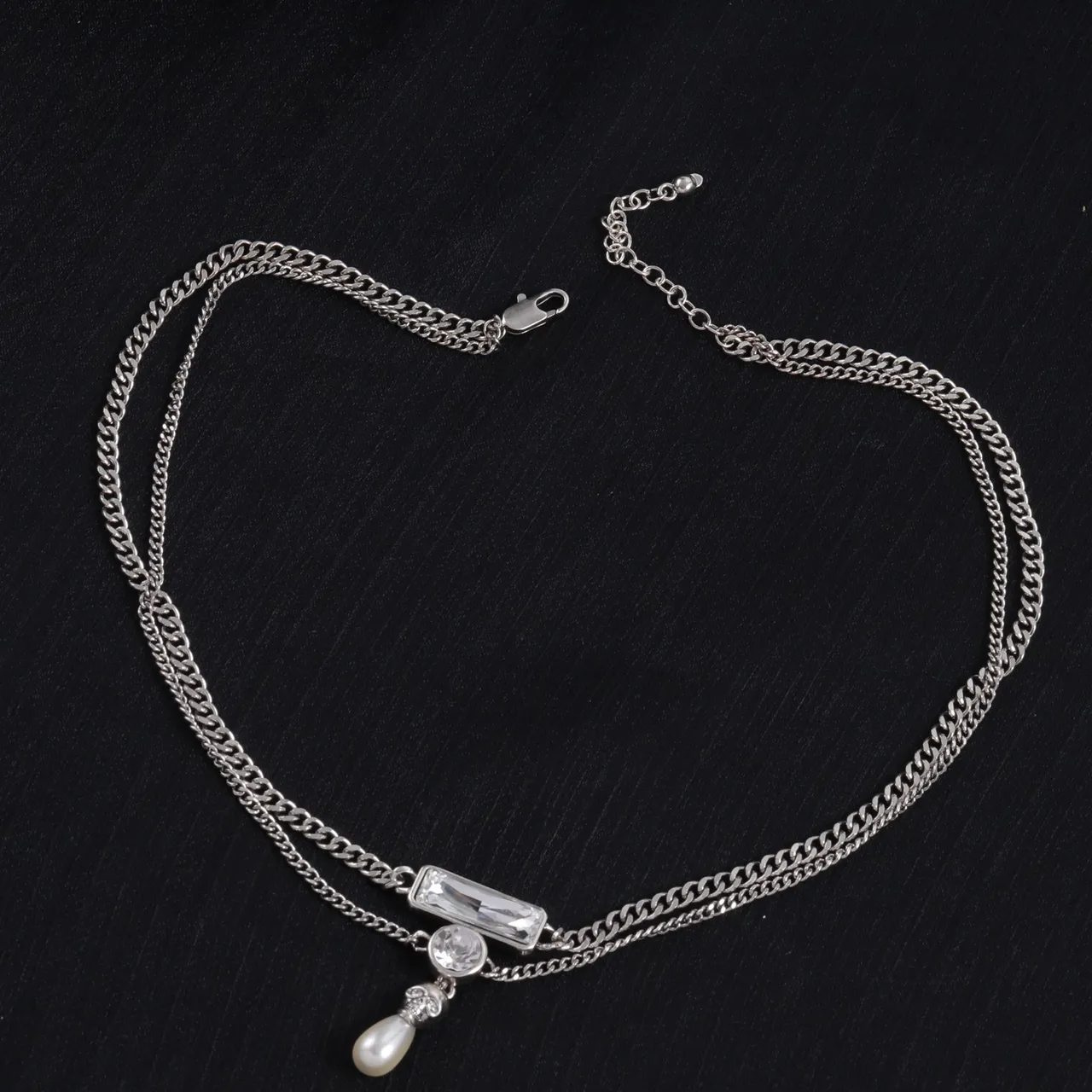 Alexander McQueen Skull and Pearl Pendant Necklace Silver Gold Double Curb Chain Motif Necklace 4