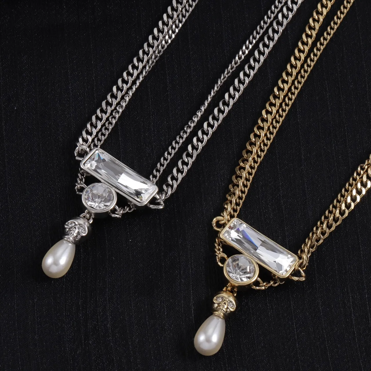 Alexander McQueen Skull and Pearl Pendant Necklace Silver Gold Double Curb Chain Motif Necklace 7