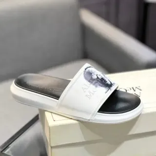 Alexander McQueen Slide أبيض وأسود شرائح