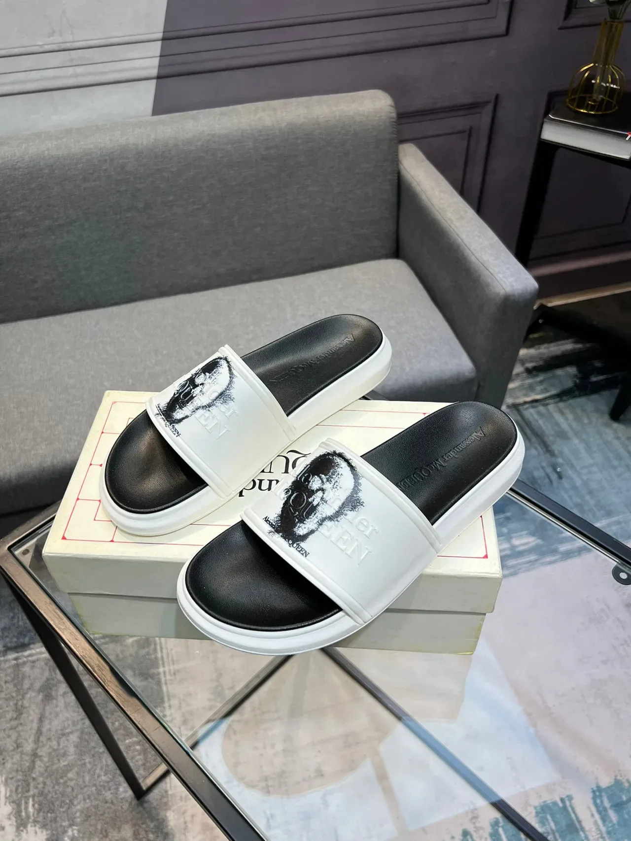 Alexander McQueen Slide Blancos y Negros 3