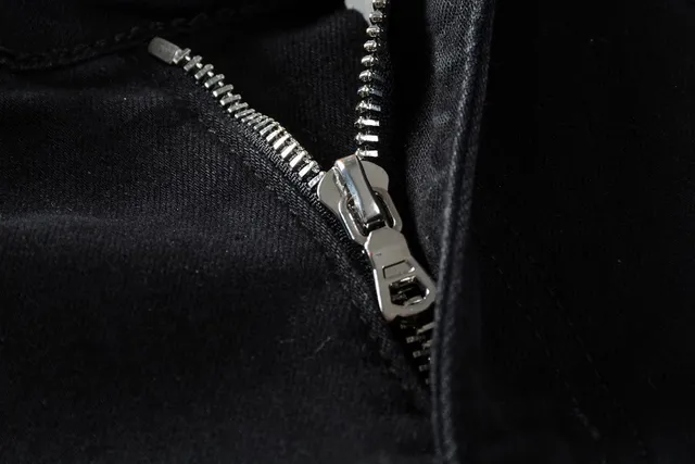 Amiri Black White Distressed Logo-Print Jeans 2
