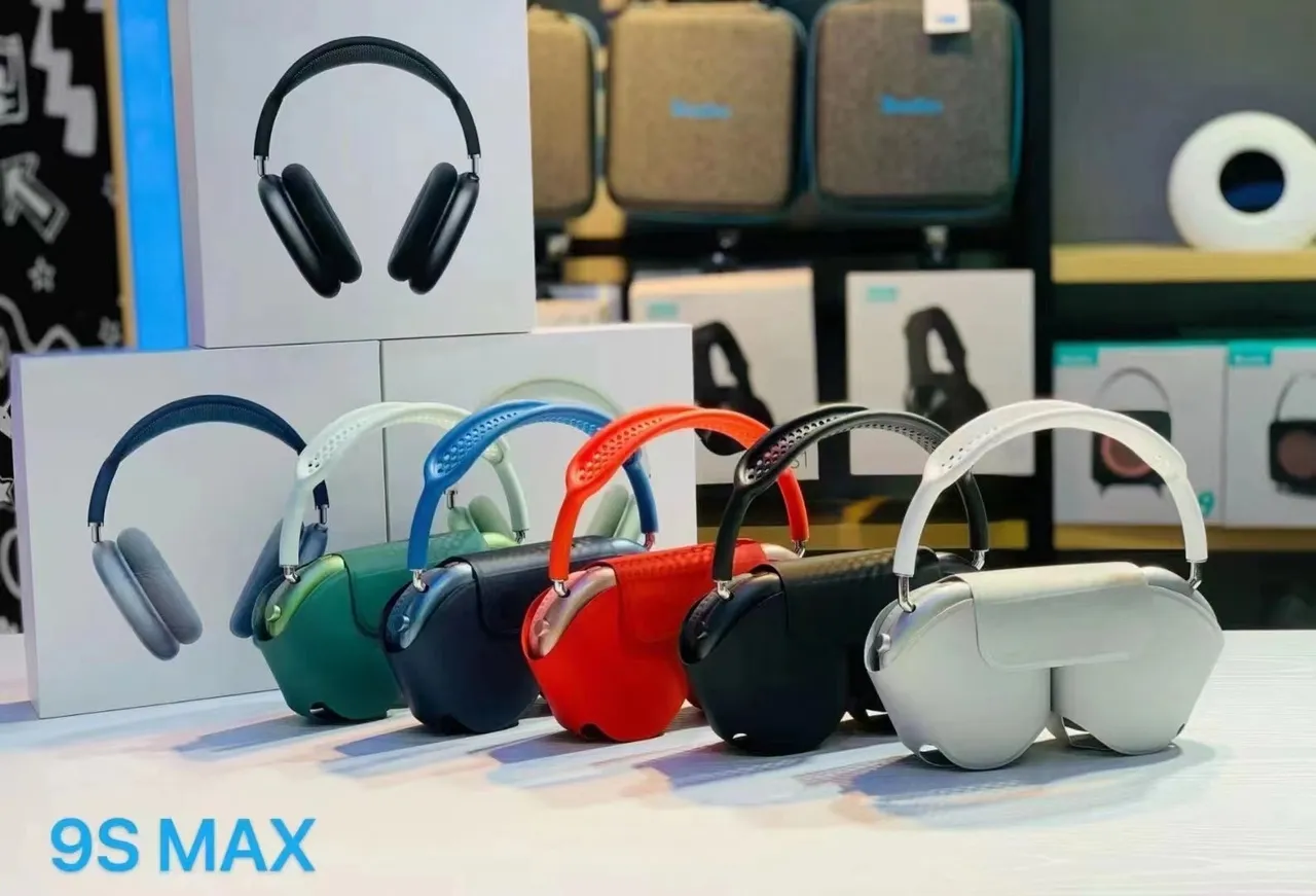 Apple AirPods Max Over-Ear Headphones 19