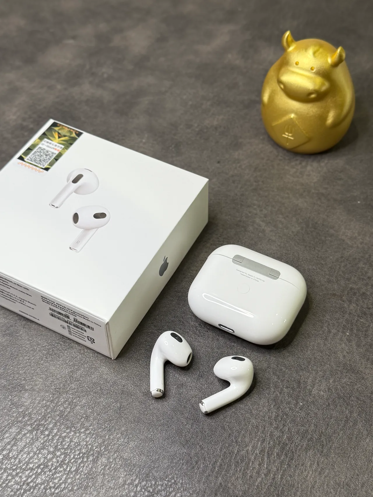 Apple AirPods Third Generation White TWS Earbuds 5