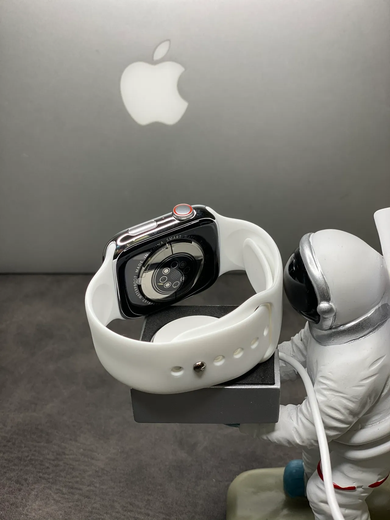 Apple Watch सफेद चांदी समतल-धारीदार स्टेनलेस स्टील केस स्पोर्ट बैंड स्पोर्ट्स वॉच 3